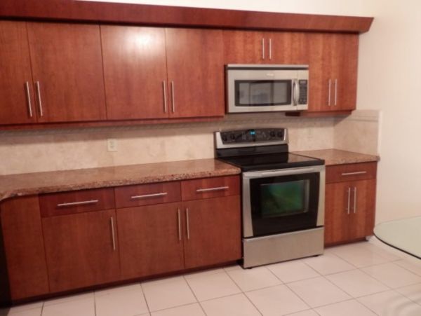 Hollywood Condo 965837