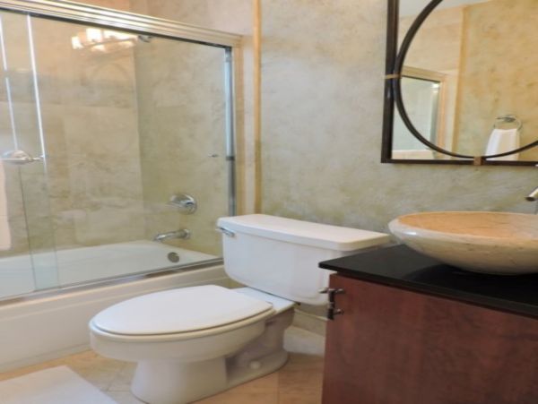 Hollywood Condo 965837