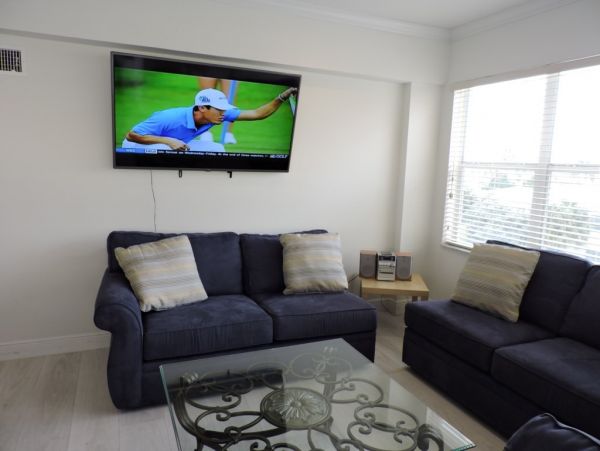 Hollywood Condo 965837