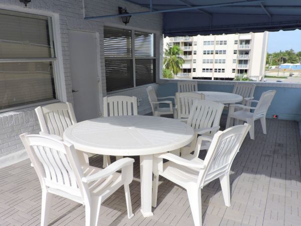 Hollywood Condo 965837