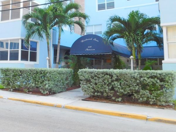 Hollywood Condo 965837
