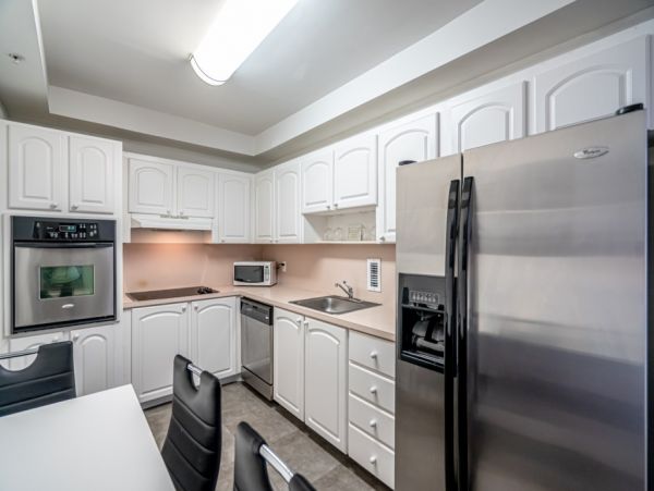 Hollywood Condo 965838
