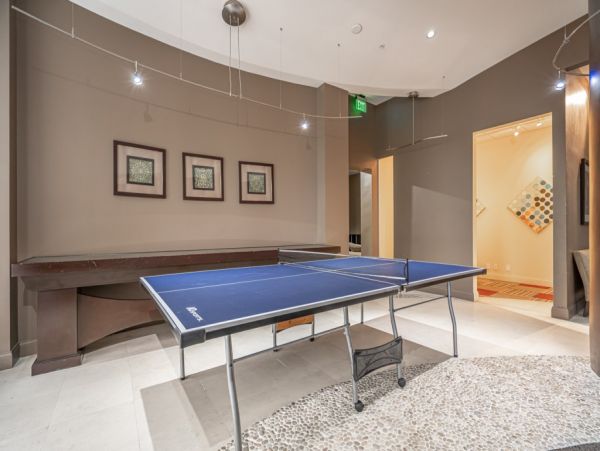 Hollywood Condo 965838