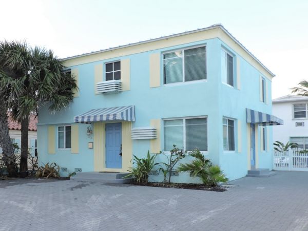 Hollywood Condo 965839