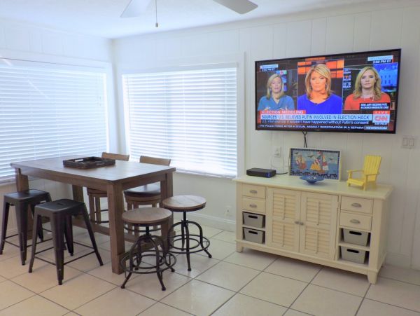 Hollywood Condo 965839