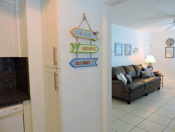 Hollywood Condo 965839