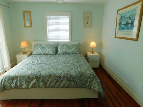 Hollywood Condo 965839