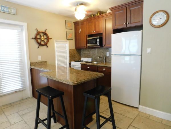 Hollywood Condo 965841