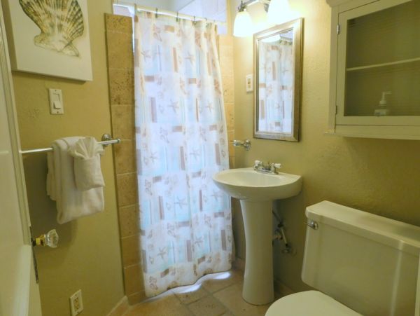 Hollywood Condo 965841