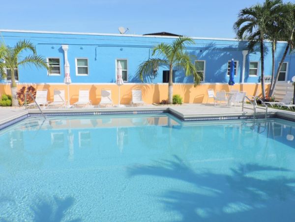 Hollywood Condo 965841