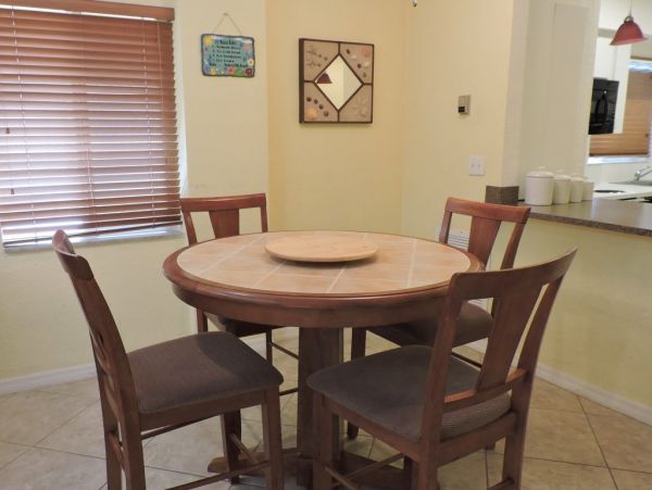 Hollywood Condo 965842