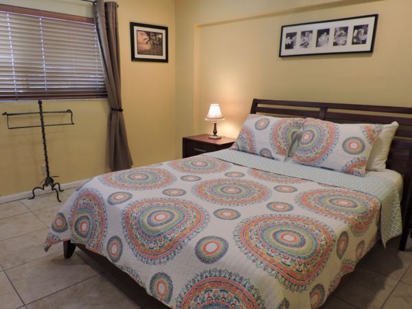 Hollywood Condo 965842