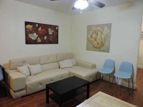 Hollywood Condo 965844