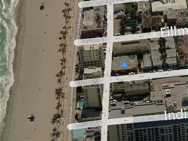 Hollywood Condo 965844