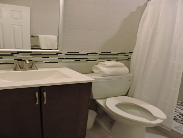 Hollywood Condo 965845