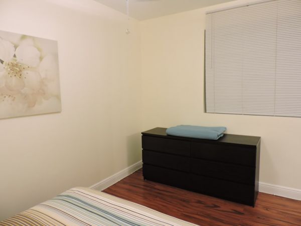 Hollywood Condo 965846