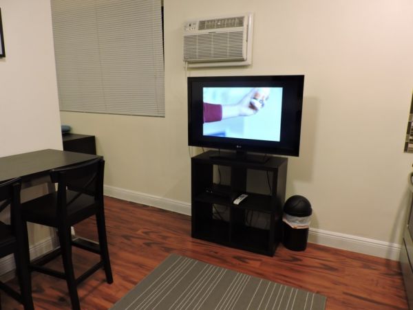 Hollywood Condo 965846