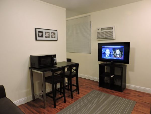 Hollywood Condo 965846