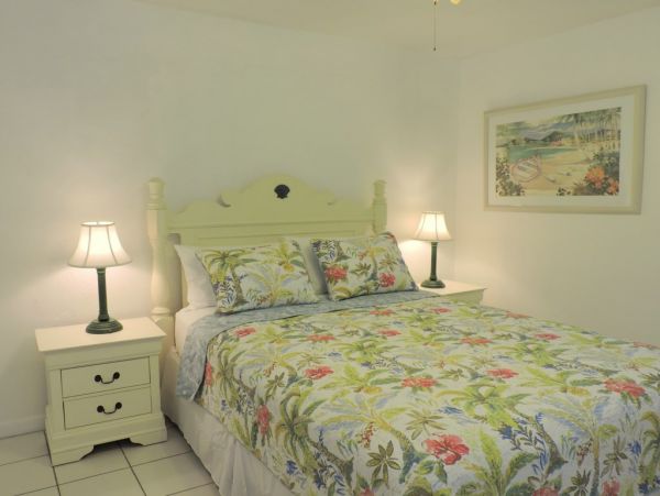 Hollywood Condo 965847