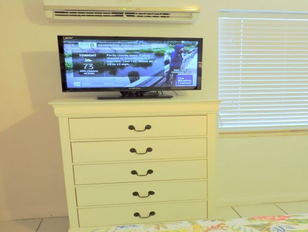 Hollywood Condo 965847