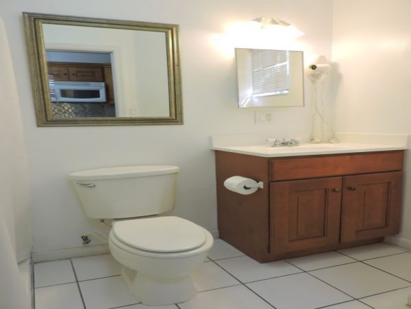 Hollywood Condo 965847