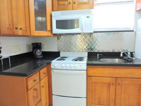 Hollywood Condo 965847