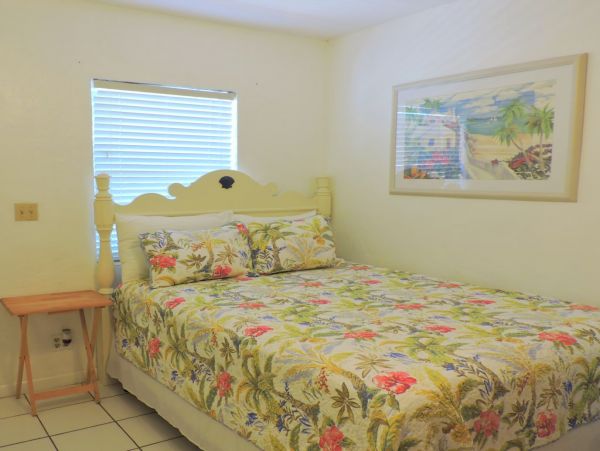 Hollywood Condo 965850