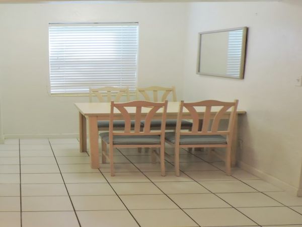 Hollywood Condo 965851