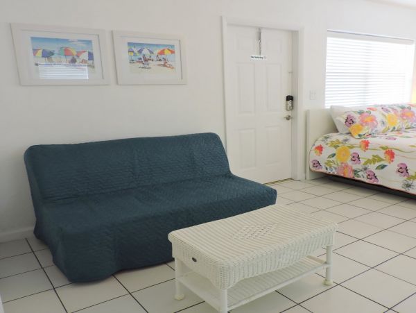 Hollywood Condo 965852