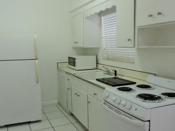 Hollywood Condo 965852