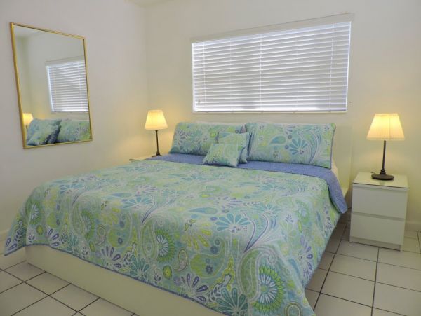 Hollywood Condo 965853