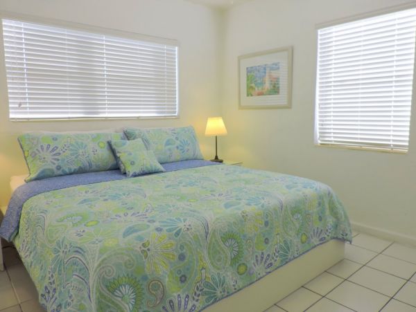 Hollywood Condo 965853