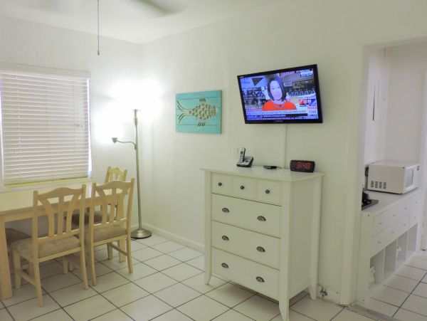 Hollywood Condo 965853