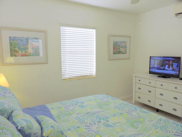 Hollywood Condo 965853