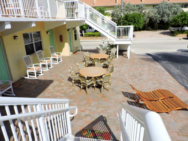Hollywood Condo 965854