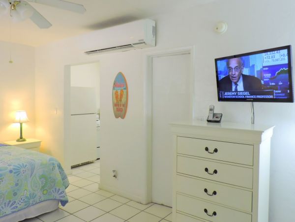 Hollywood Condo 965855