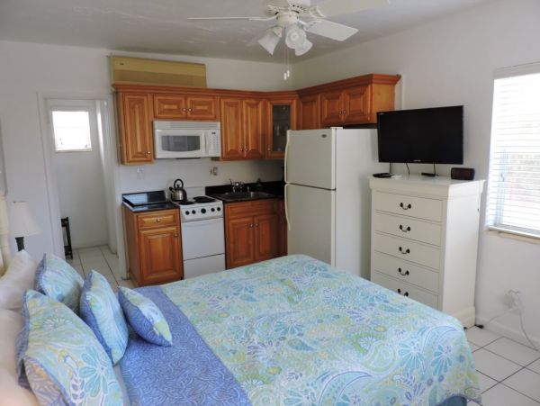 Hollywood Condo 965857