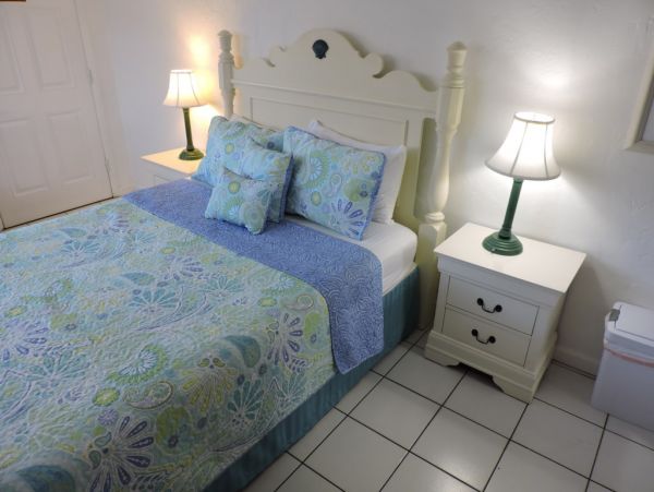 Hollywood Condo 965857