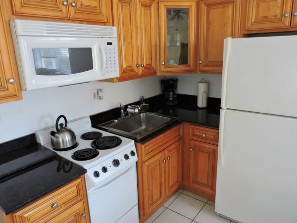 Hollywood Condo 965857
