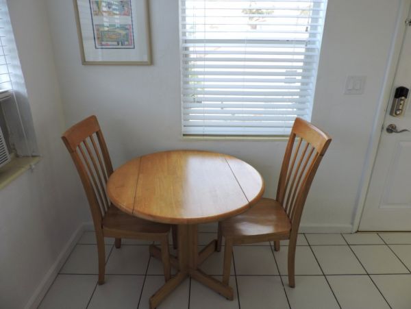 Hollywood Condo 965857