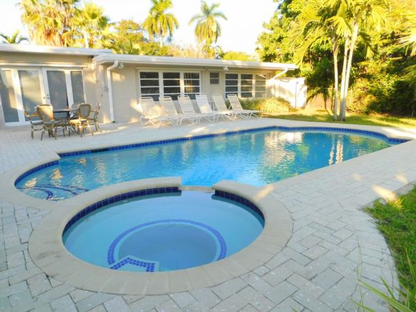 Hollywood Home 965859