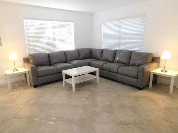 Hollywood Home 965859