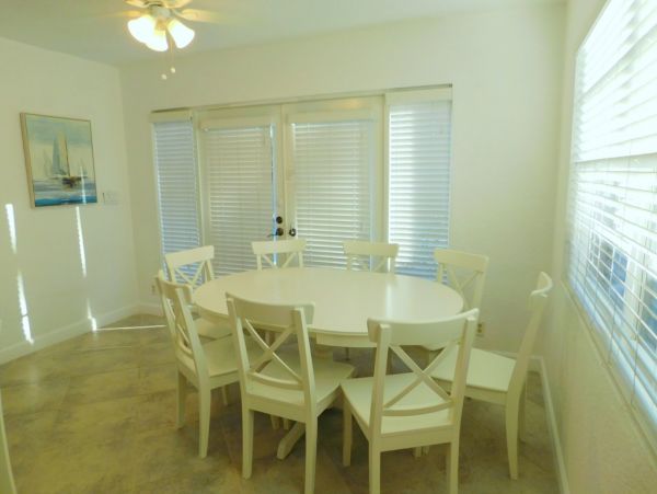 Hollywood Home 965859