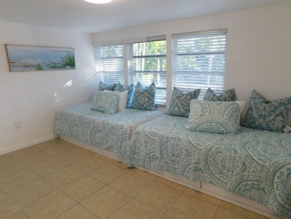 Hollywood Home 965859