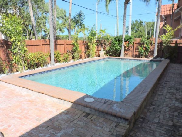 Hollywood Home 965860