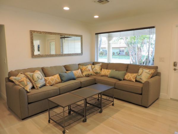 Hollywood Home 965860