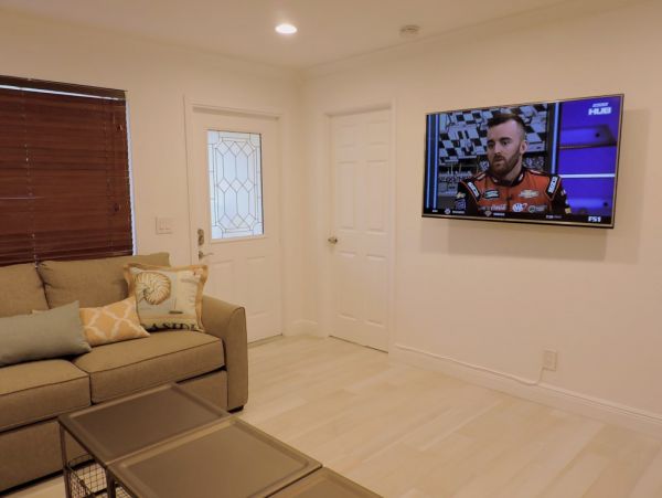 Hollywood Home 965860