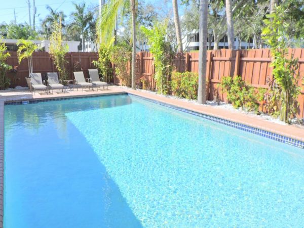 Hollywood Home 965860