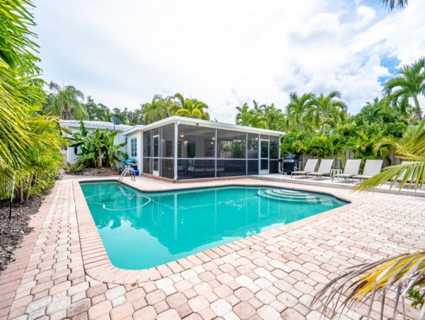 Hollywood Home 965861