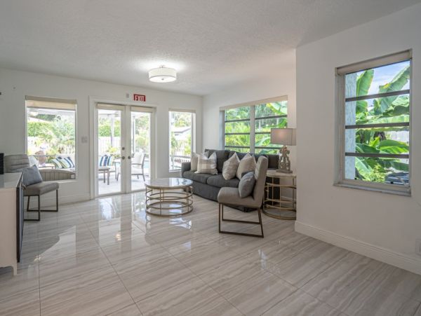 Hollywood Home 965861